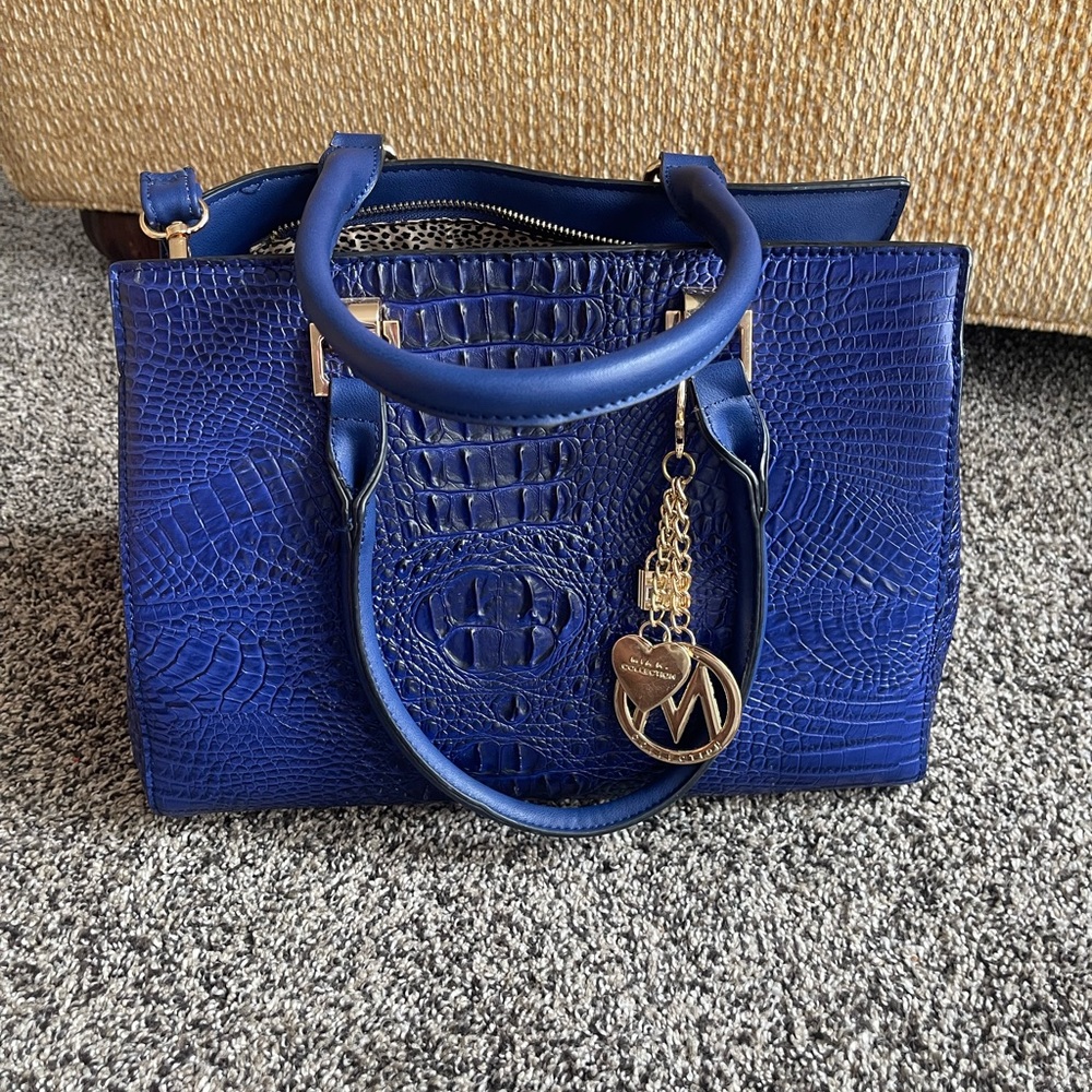 Mia K Collection Purse- Gently used